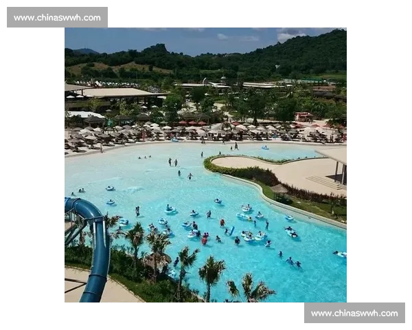 水上乐园滑行大赛激情开赛挑战极限速度与技巧的完美较量