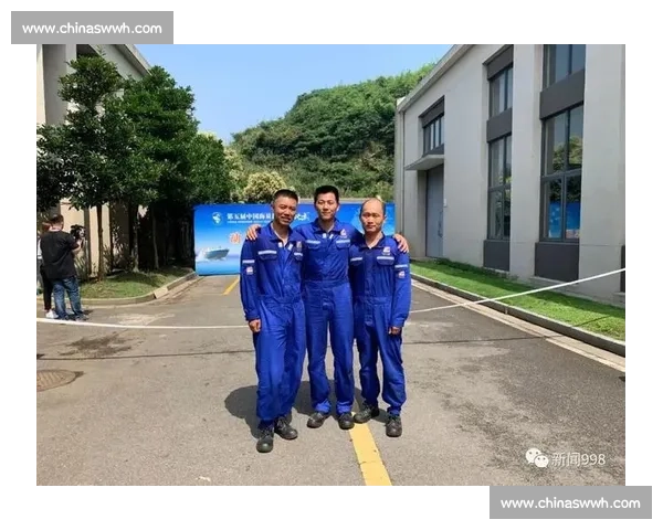 畅游赛场尽显风采泳者争锋共创荣耀时刻