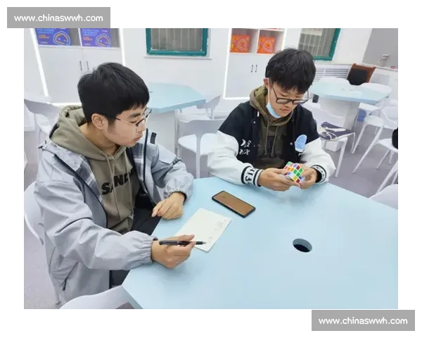 青少年魔方竞技盛会精彩瞬间与技巧展示解析